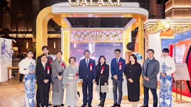 Galaxy Macau Booth Group Photo_resized